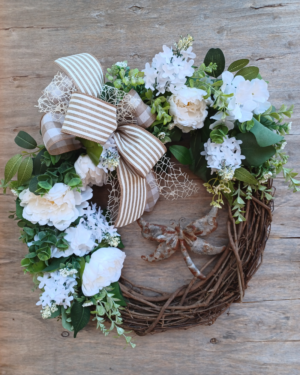 Farmhouse Wreath with Dragonfly